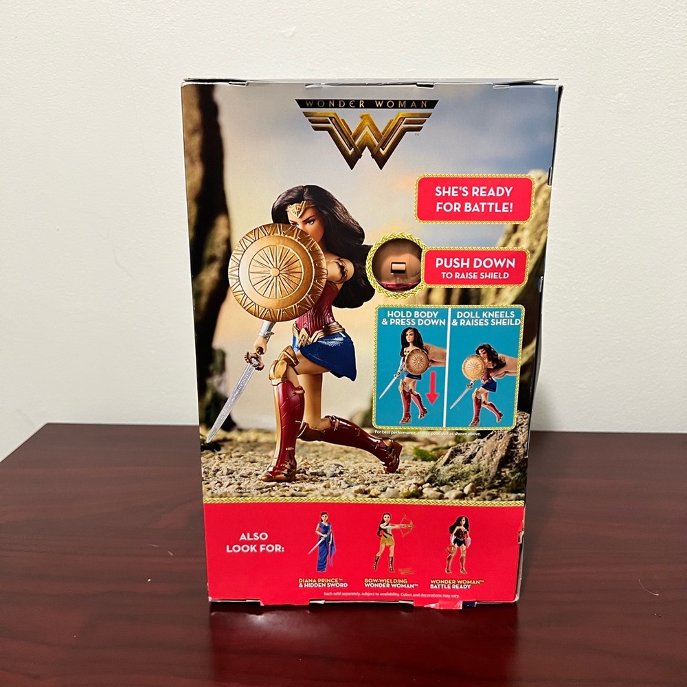 Wonder Woman - Picture 4 of 5